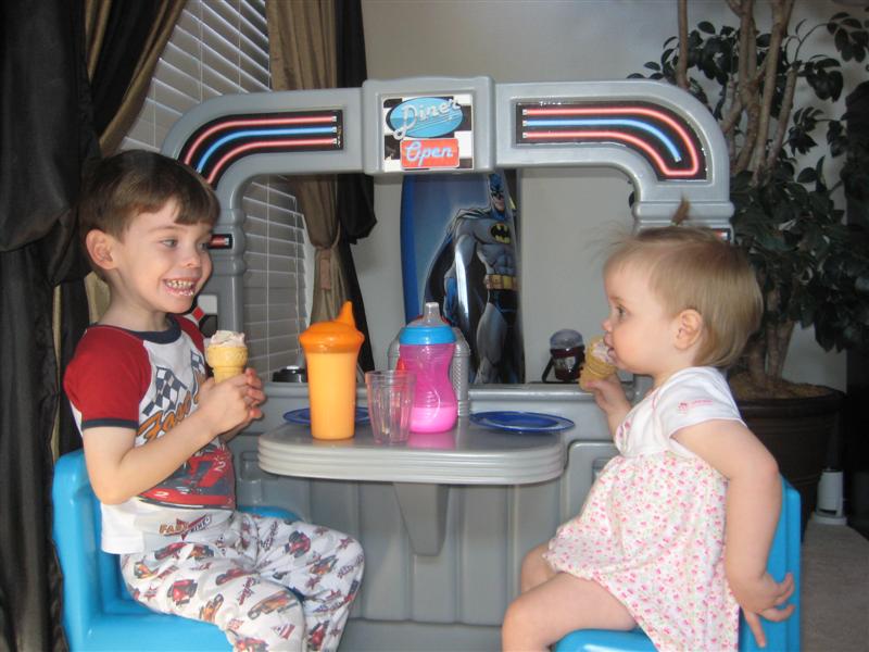 Alex&Jess_50sDiner-10.JPG - Alex & I having some ice cream at our 50's Diner - Thanks Mummy! (For the diner... and the ice cream!)