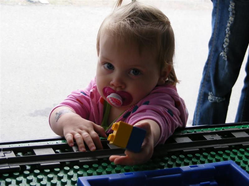 JESS-DOWT_09-23.JPG - Here Daddy.  Take this apart for me please...