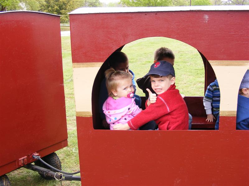 JESS-DOWT_09-9.JPG - Alex took me on a Tractor "Train" ride...