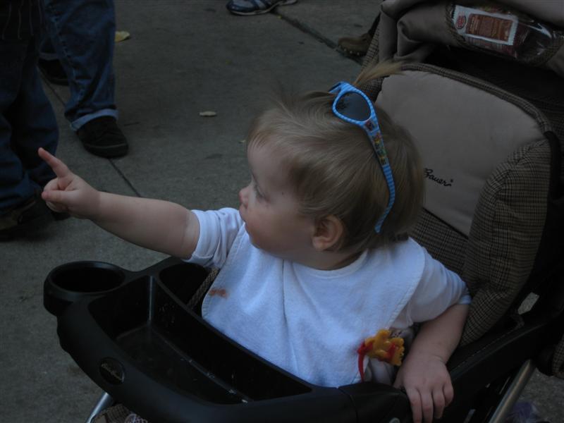 Jess_DecZooTime-4.JPG - Look at the Kitty...