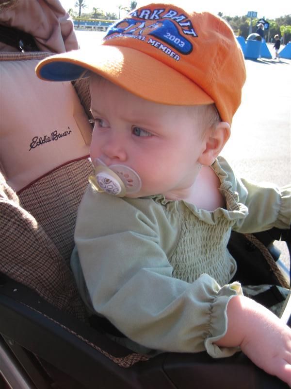 SW.JPG - "Come on people!  Let's move it, we got lots of fish to see!"